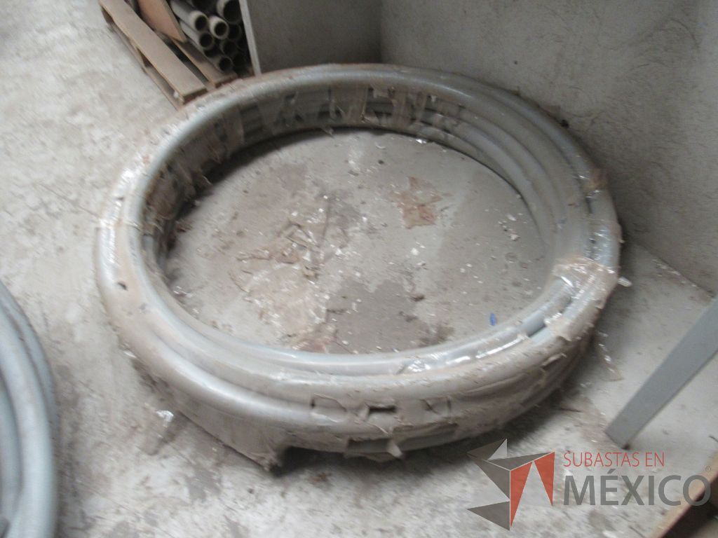 Lote 080 - 94 metros lineales de Poliflex color gris 2" - Imagen 8