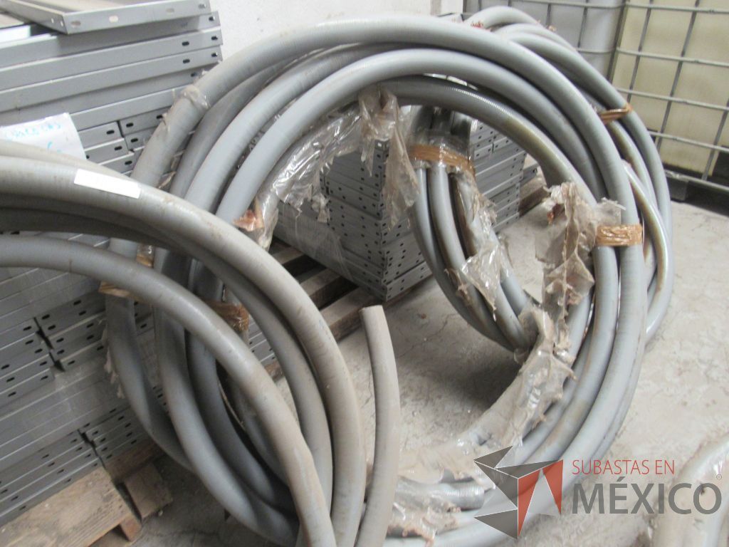 Lote 080 - 94 metros lineales de Poliflex color gris 2" - Imagen 12