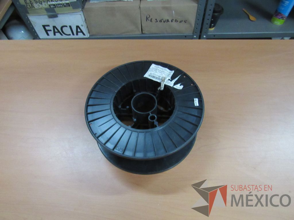 Lote 076 - 130 kg alambre galvanizado, 5 Adaptadores porta carrete, 12 Carrete alimentador ... - Imagen 6