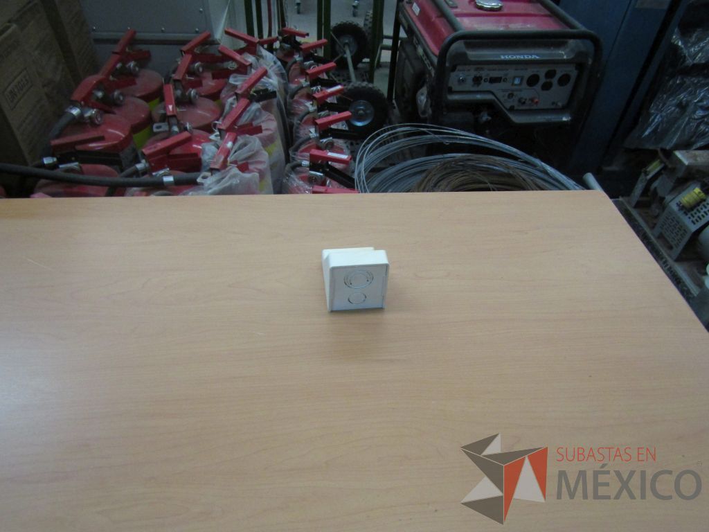 Lote 115 - Lote de herramientas para construcción como derivaciones, codos y niples - Imagen 7