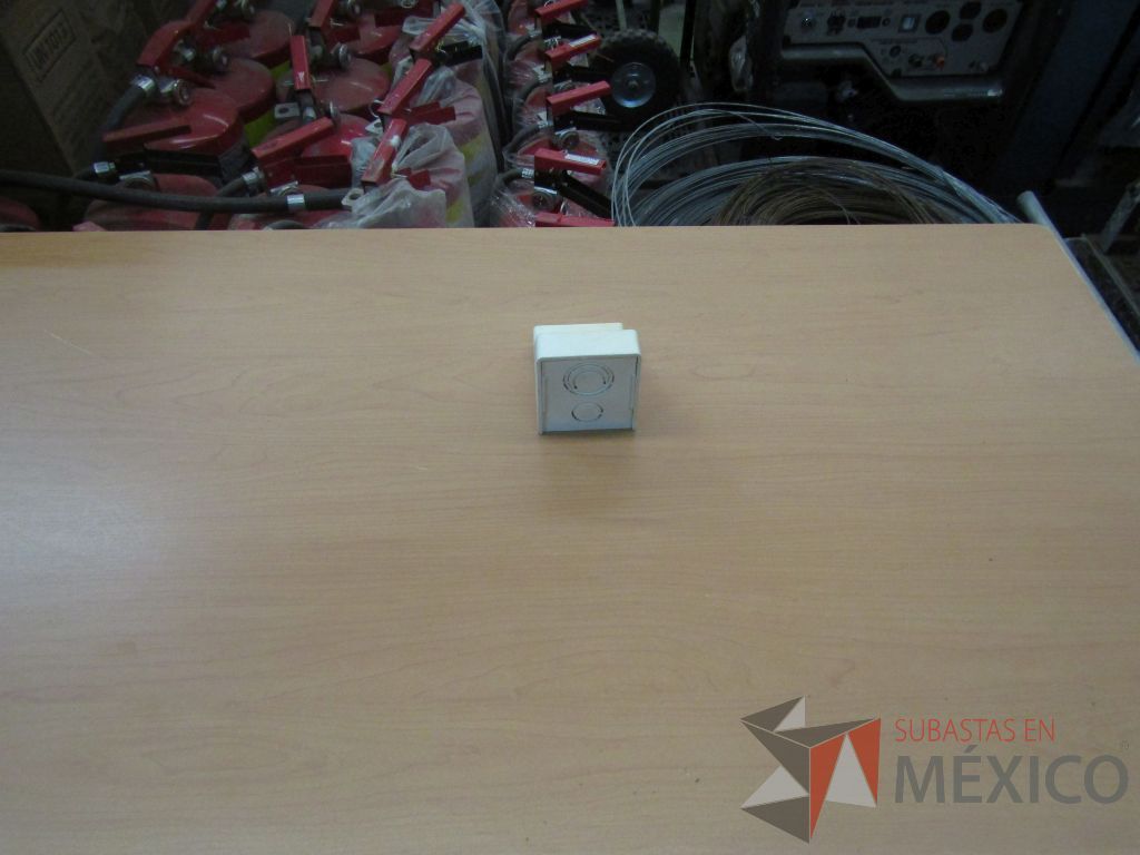Lote 115 - Lote de herramientas para construcción como derivaciones, codos y niples - Imagen 8