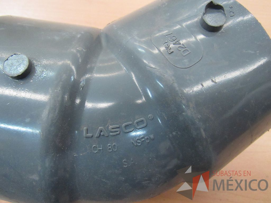 Lote 115 - Lote de herramientas para construcción como derivaciones, codos y niples - Imagen 28
