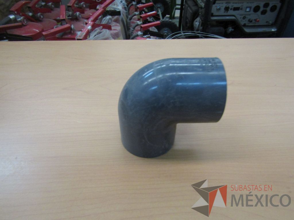 Lote 115 - Lote de herramientas para construcción como derivaciones, codos y niples - Imagen 91