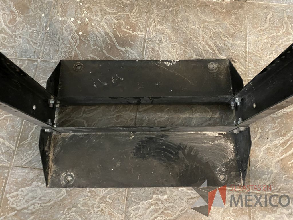Lote 212 - 15 Panel de parcheo con 48 puertos para cable UTP categoría 6, 4 Rack estándar metálico de 19" para piso de 210 mm ... - Imagen 14