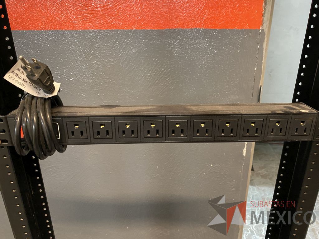 Lote 212 - 15 Panel de parcheo con 48 puertos para cable UTP categoría 6, 4 Rack estándar metálico de 19" para piso de 210 mm ... - Imagen 15
