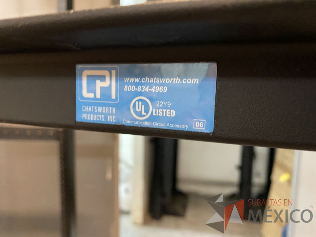 Lote 212 - 15 Panel de parcheo con 48 puertos para cable UTP categoría 6, 4 Rack estándar metálico de 19" para piso de 210 mm ... - Imagen 26