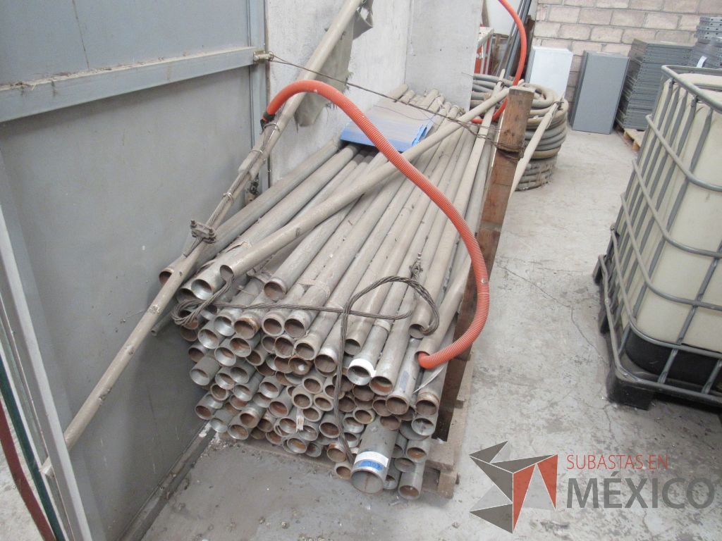 Lote 115 - Lote de herramientas para construcción como derivaciones, codos y niples - Imagen 79