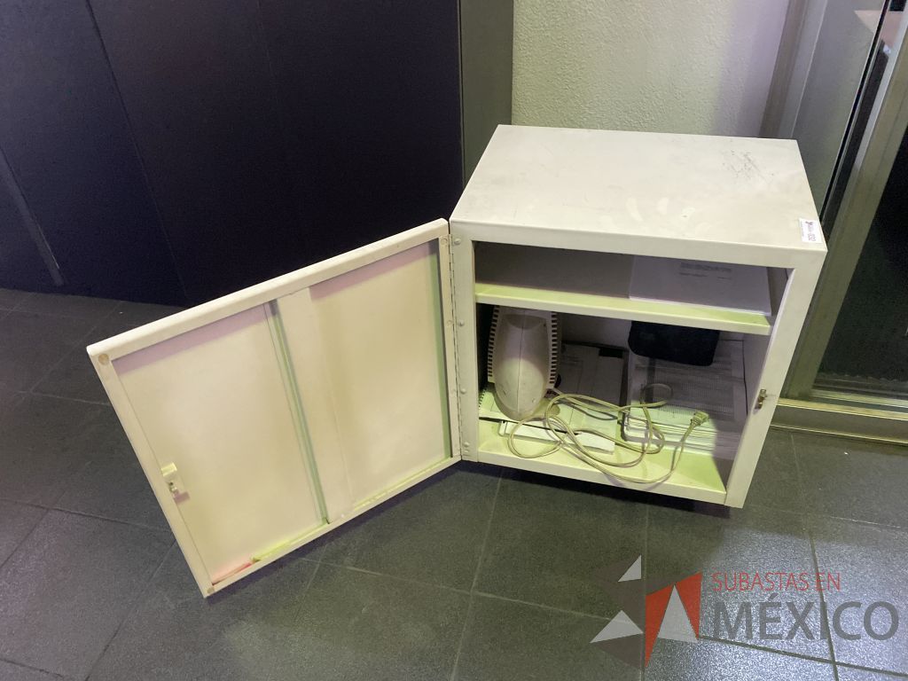 Lote 061 - Gabinete metálico con ruedas y 1 puerta color blanco - Imagen 5