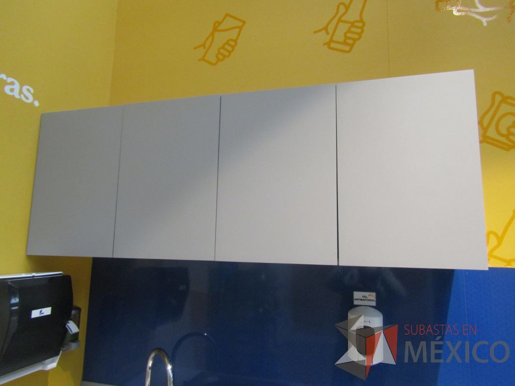 Lote 011 - Mueble con 2 tarjas , 7 puertas, 3 cajones y alacena con 4 puertas - Imagen 13