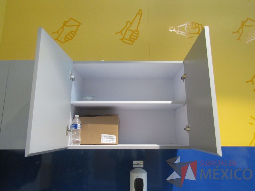 Lote 011 - Mueble con 2 tarjas , 7 puertas, 3 cajones y alacena con 4 puertas - Imagen 14