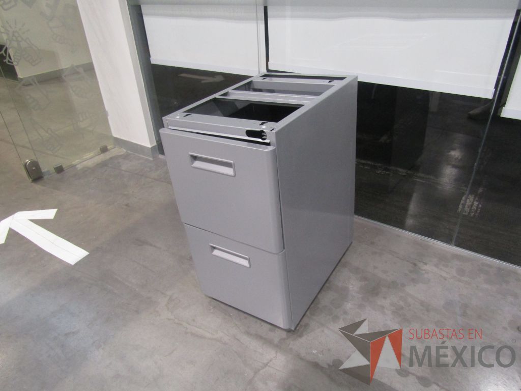 Lote 015 - Archivero vertical metálico de 2 cajones color gris - Imagen 3