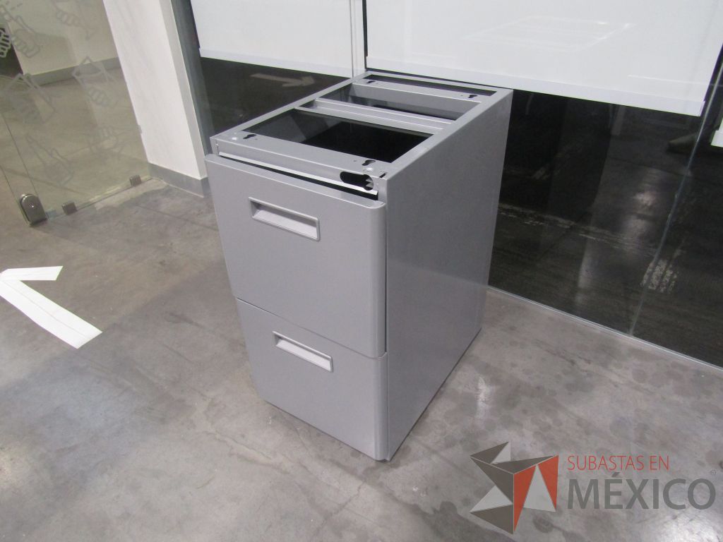 Lote 015 - Archivero vertical metálico de 2 cajones color gris - Imagen 5