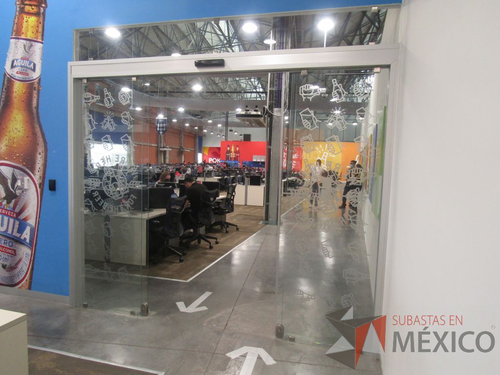 Lote 017 - Puerta de cristal con 4 hojas de cristal, con sensor de movimiento, 2 accesos de tarjeta y 2 chapas. - Imagen 4