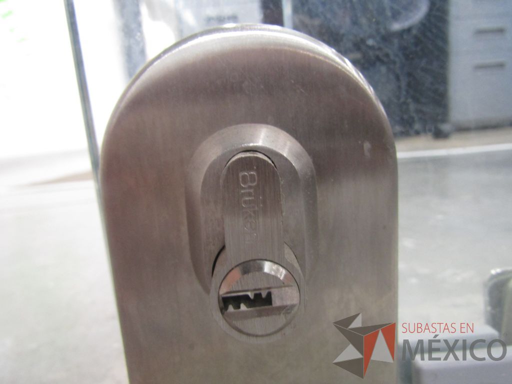 Lote 017 - Puerta de cristal con 4 hojas de cristal, con sensor de movimiento, 2 accesos de tarjeta y 2 chapas. - Imagen 28