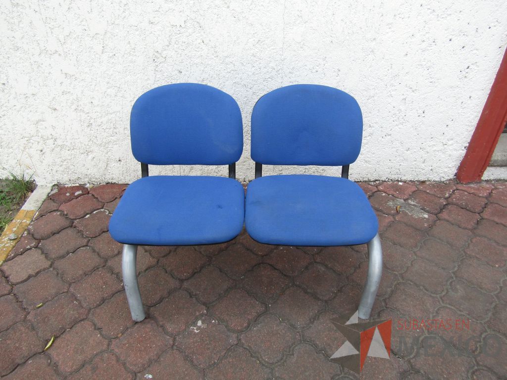 Lote 020 - 2 Bancas de espera de 2 plazas, asiento y respaldo en tela color azul