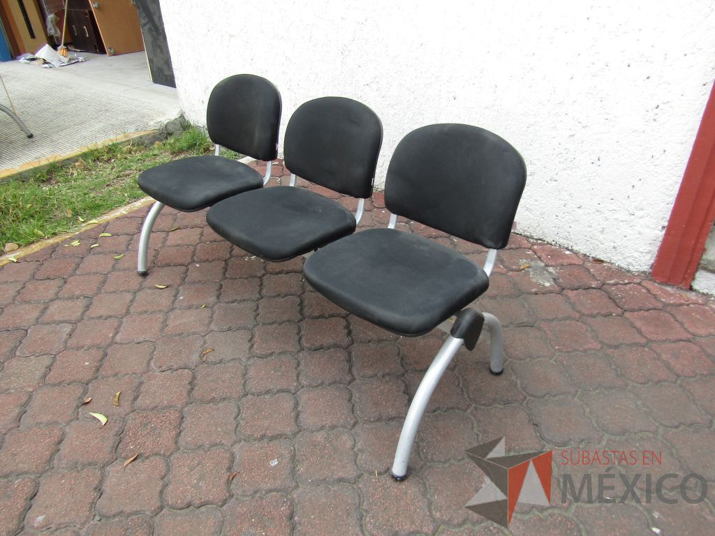 Lote 066 - Banca de espera de 3 plazas, asiento y respaldo en tela color negro - Imagen 4