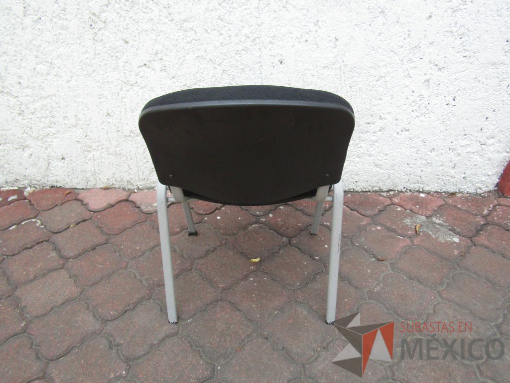 Lote 031 -5 Sillas fijas con asiento y respaldo de tela - Imagen 4