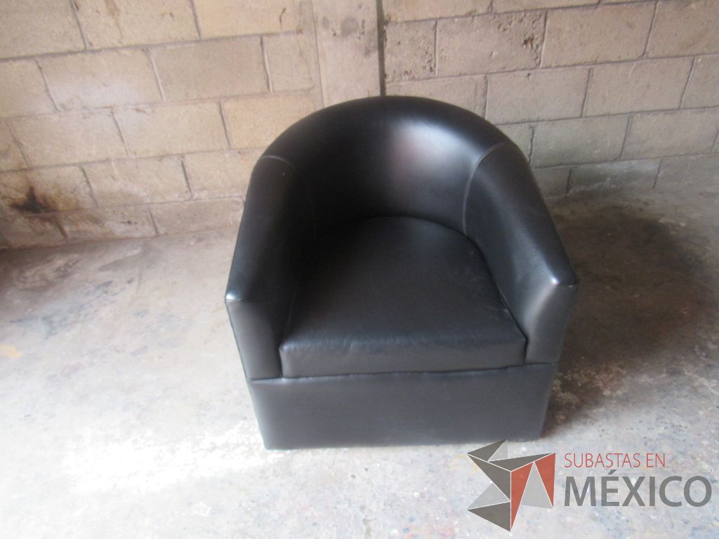 Lote 009 - 2 Sillones de 1 plaza con descansa brazos asiento y respaldo en tela color café - Imagen 8
