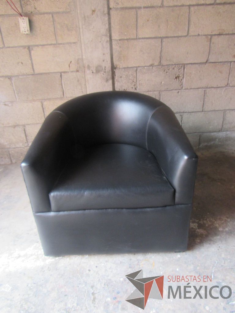 Lote 009 - 2 Sillones de 1 plaza con descansa brazos asiento y respaldo en tela color café - Imagen 9