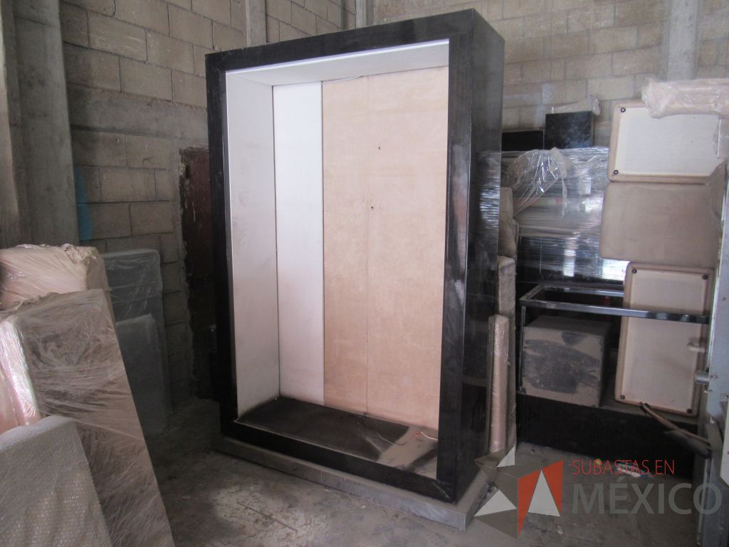 Lote 016 - Gabinete alto con luz led y recubrimiento color café