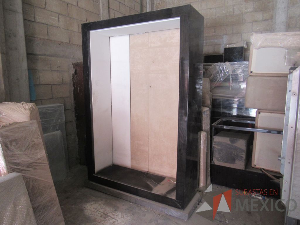 Lote 016 - Gabinete alto con luz led y recubrimiento color café - Imagen 3