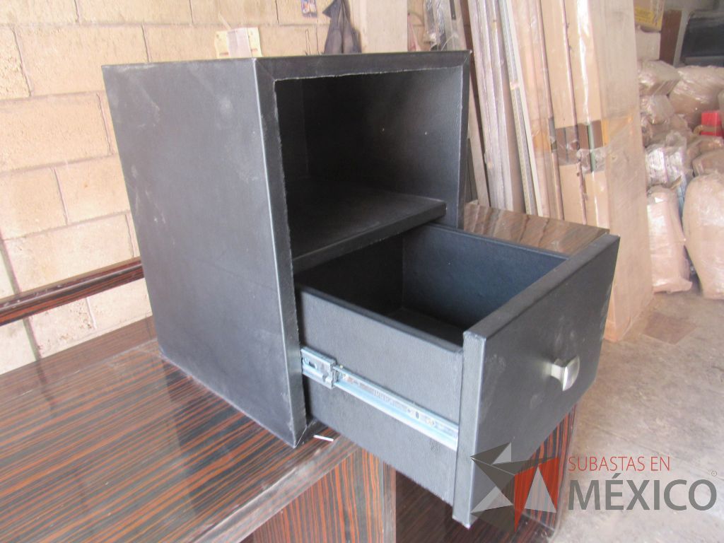Lote 023 - Gabinete de 1 cajón tipo piel color negro - Imagen 6