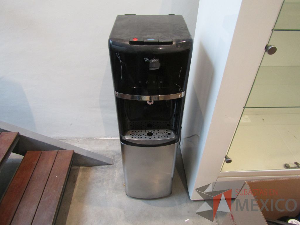 Lote 002 - Despachador de agua WHIRPOOL, Modelo: WK5915BS - Imagen 2