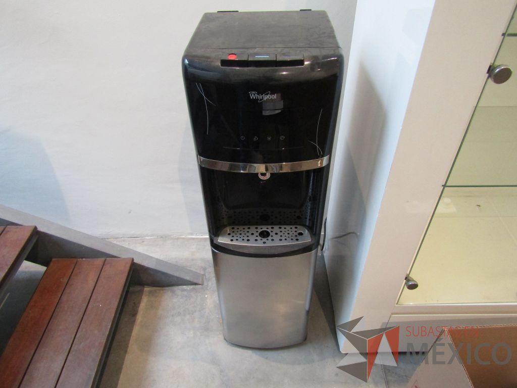 Lote 002 - Despachador de agua WHIRPOOL, Modelo: WK5915BS - Imagen 5