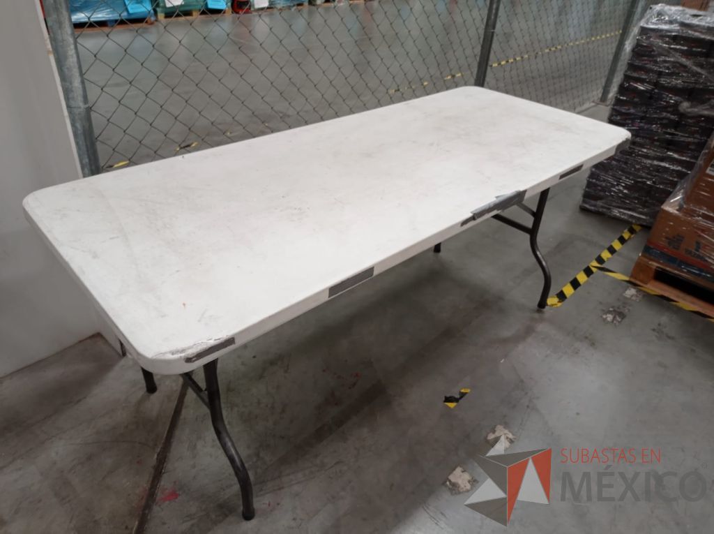 Lote 005 - 2 Tablones plegables de plástico y estructura de metal y patas - Imagen 13