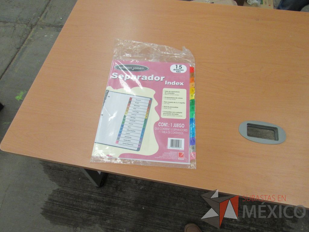 Lote 098 - Sujetadores, protectores y paquetes de sujeta documentos - Imagen 25