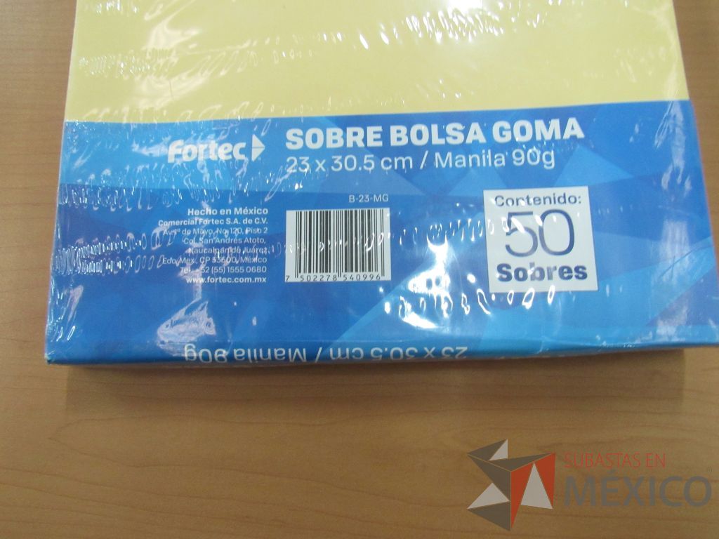 Lote 098 - Sujetadores, protectores y paquetes de sujeta documentos - Imagen 69