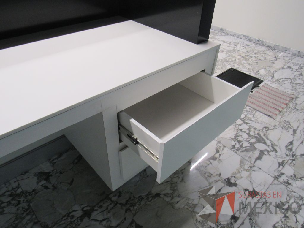 Lote 466 - Mueble de recepción con 4 cajones color blanco y repisa color negro - Imagen 13
