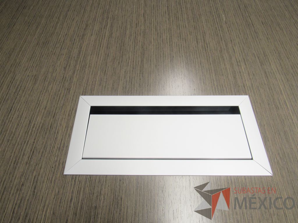 Lote 004 - Mesa de sala de juntas para 16 personas con accesorio para conexiones - Imagen 19