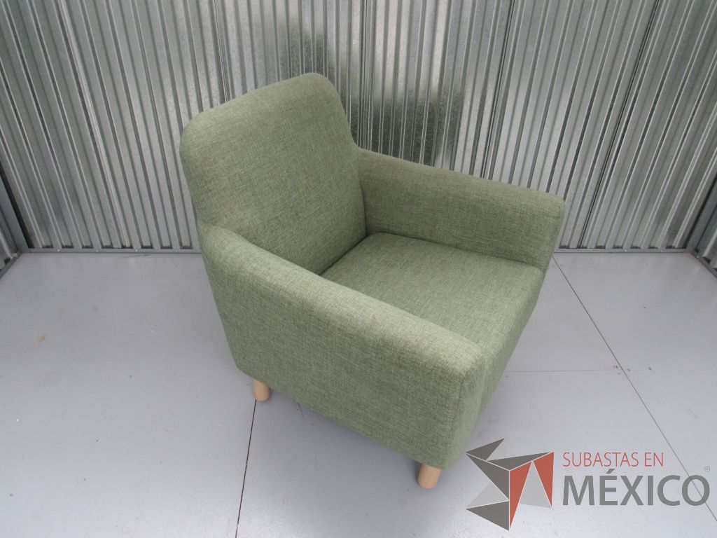 Lote 021 -Sillón de visita en tela color verde con patas de madera - Imagen 8