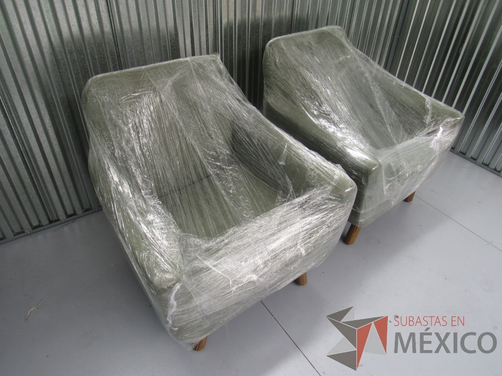 Lote 021 -Sillón de visita en tela color verde con patas de madera - Imagen 4