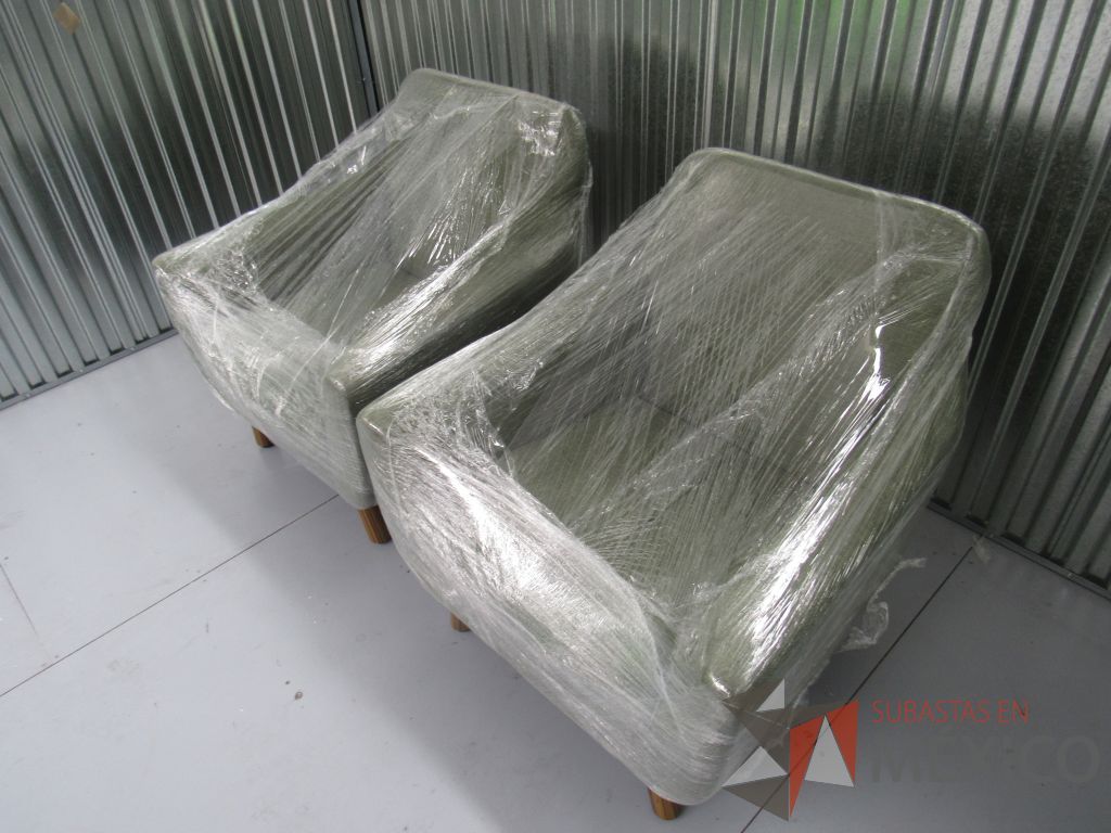 Lote 021 -Sillón de visita en tela color verde con patas de madera - Imagen 5