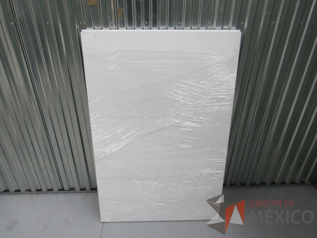 Lote 041 -2 Mesas rectangulares desarmadas tipo madera en color blanco desarmada con 4 patas metálicas - Imagen 8