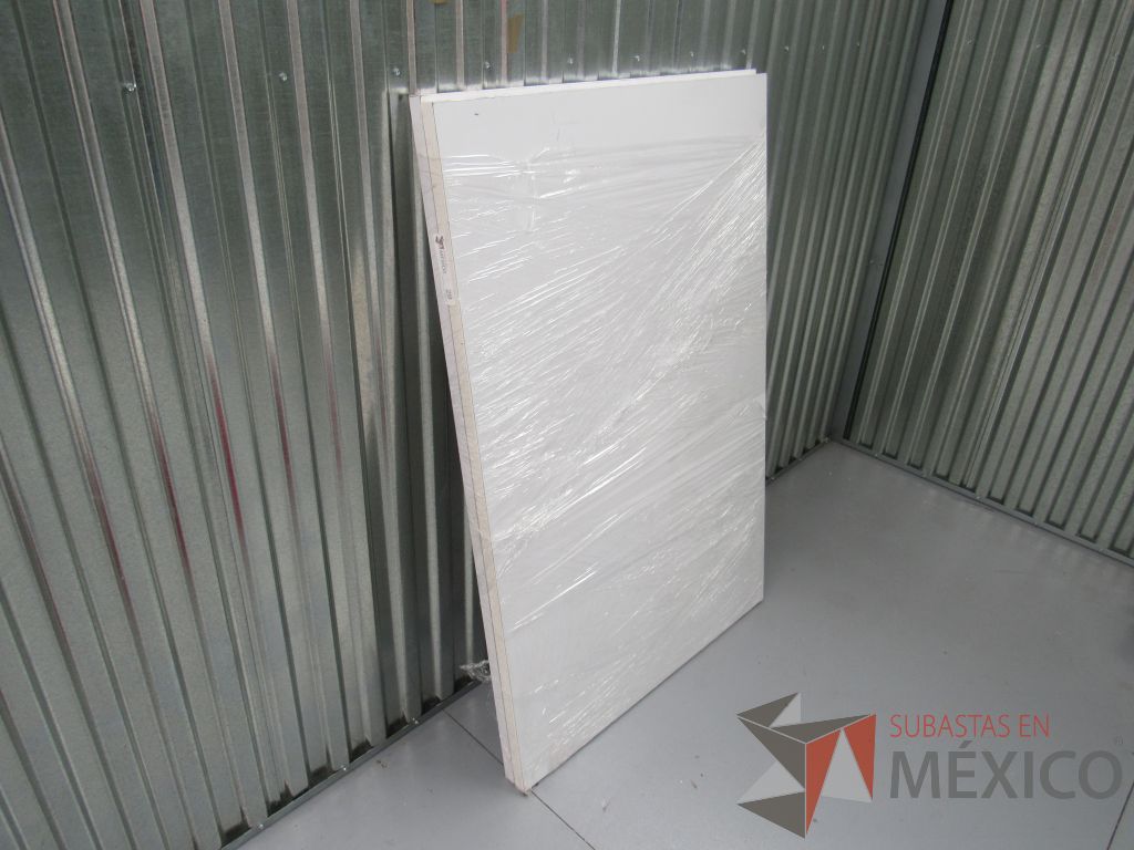Lote 041 -2 Mesas rectangulares desarmadas tipo madera en color blanco desarmada con 4 patas metálicas - Imagen 9