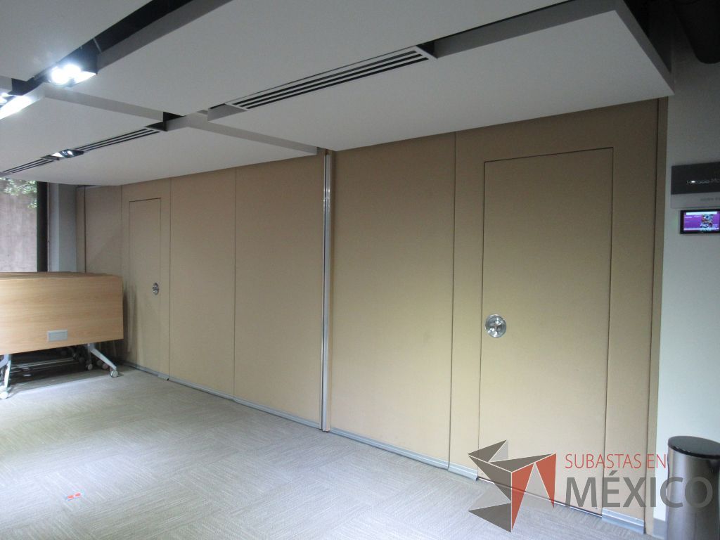 Lote 404 - 7 Piezas de muro movil color beige y 2 puertas - Imagen 3