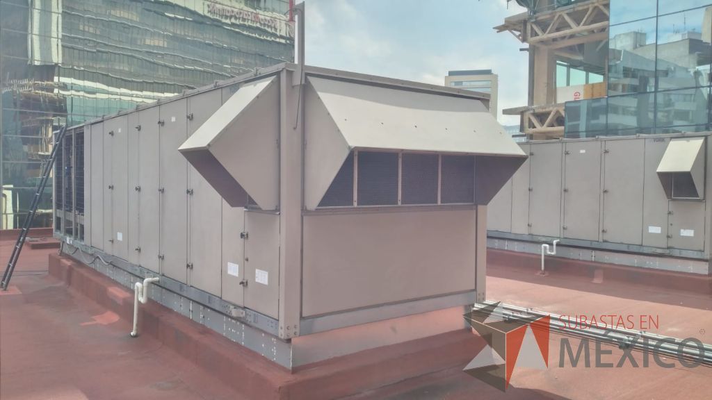 Lote 001 - Aire acondicionado YORK, Modelo: YPAL050CFC46BBDX, 50 TR, con 4 ventiladores. - Imagen 4