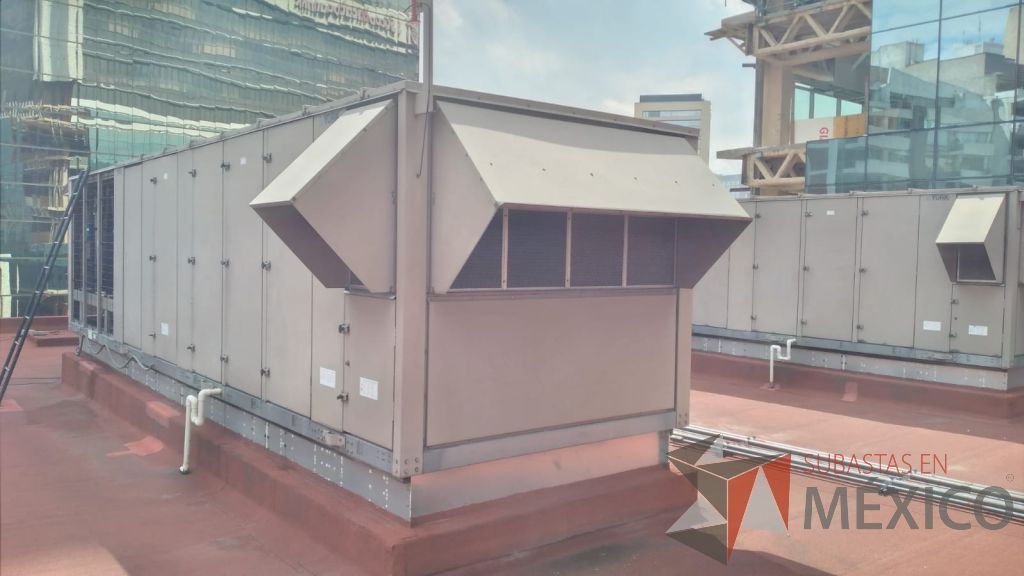 Lote 001 - Aire acondicionado YORK, Modelo: YPAL050CFC46BBDX, 50 TR, con 4 ventiladores. - Imagen 5