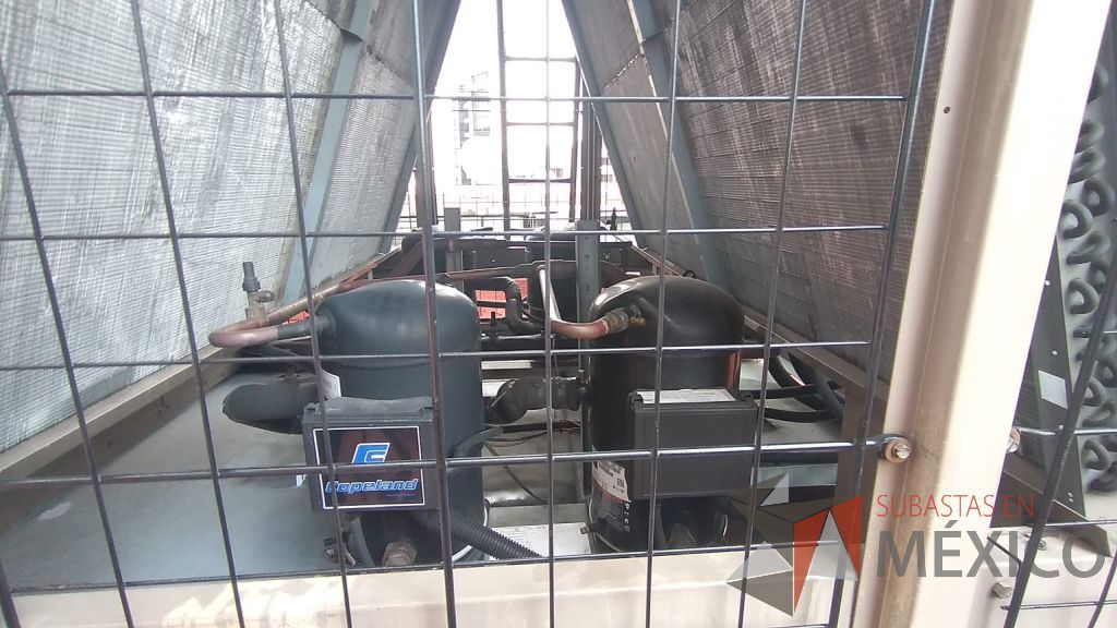 Lote 001 - Aire acondicionado YORK, Modelo: YPAL050CFC46BBDX, 50 TR, con 4 ventiladores. - Imagen 19