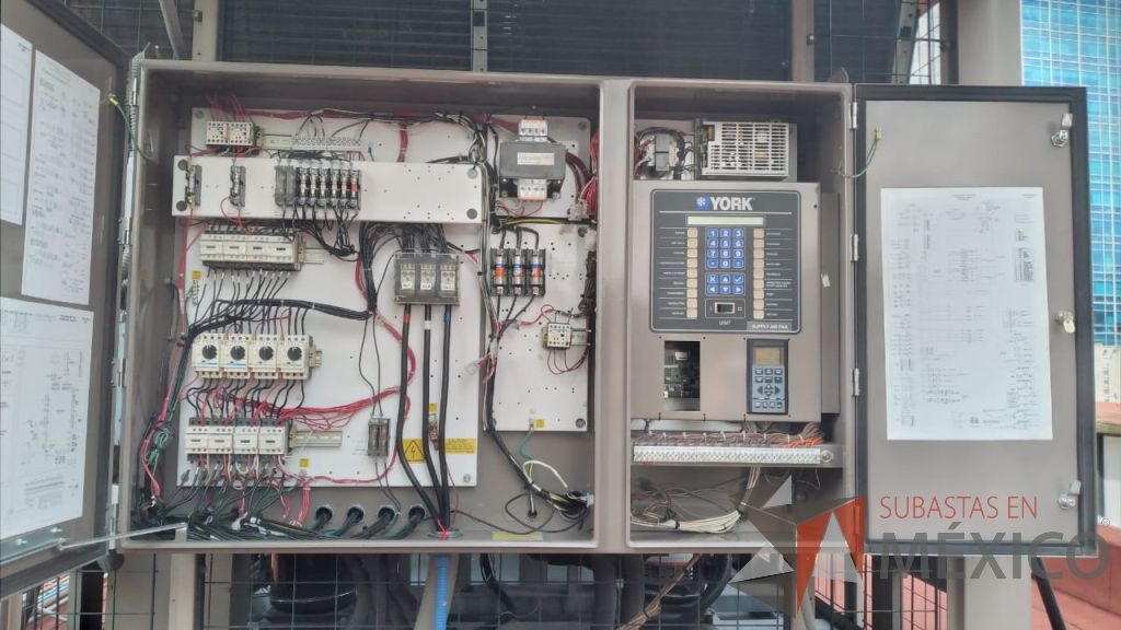 Lote 001 - Aire acondicionado YORK, Modelo: YPAL050CFC46BBDX, 50 TR, con 4 ventiladores. - Imagen 55