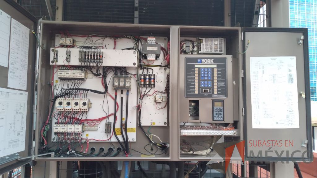 Lote 001 - Aire acondicionado YORK, Modelo: YPAL050CFC46BBDX, 50 TR, con 4 ventiladores. - Imagen 62