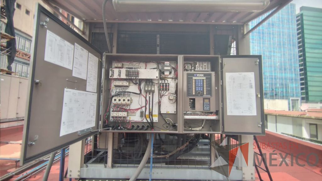 Lote 001 - Aire acondicionado YORK, Modelo: YPAL050CFC46BBDX, 50 TR, con 4 ventiladores. - Imagen 67
