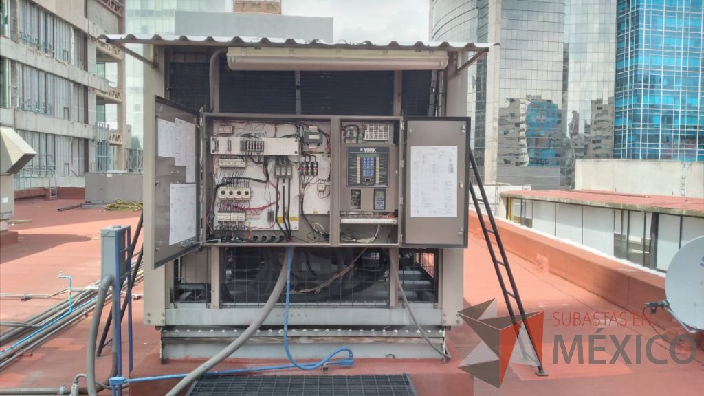 Lote 001 - Aire acondicionado YORK, Modelo: YPAL050CFC46BBDX, 50 TR, con 4 ventiladores. - Imagen 105