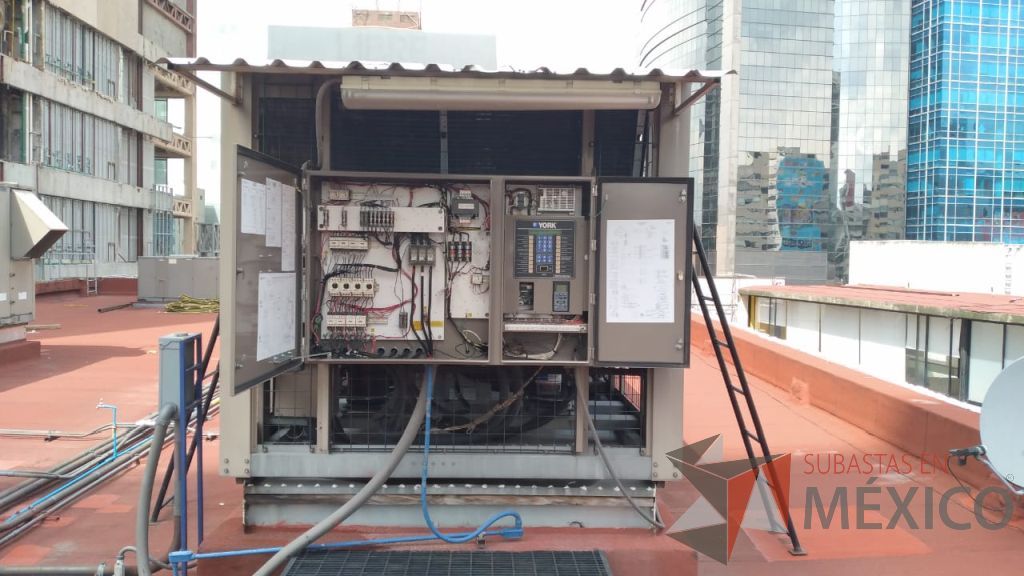 Lote 001 - Aire acondicionado YORK, Modelo: YPAL050CFC46BBDX, 50 TR, con 4 ventiladores. - Imagen 108