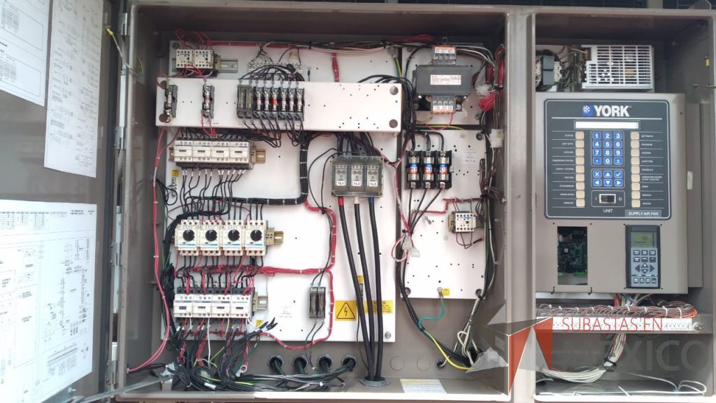Lote 002 - Aire acondicionado YORK, Modelo: YPAL050CFC46BBDX, 50 TR, con 4 ventiladores. - Imagen 13