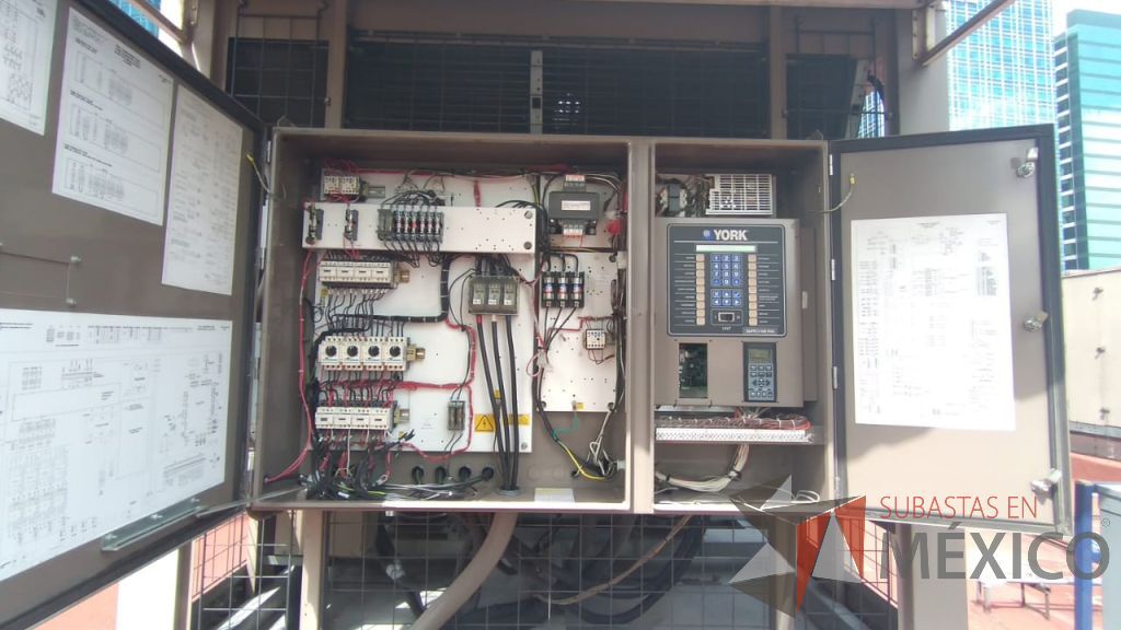 Lote 002 - Aire acondicionado YORK, Modelo: YPAL050CFC46BBDX, 50 TR, con 4 ventiladores. - Imagen 16