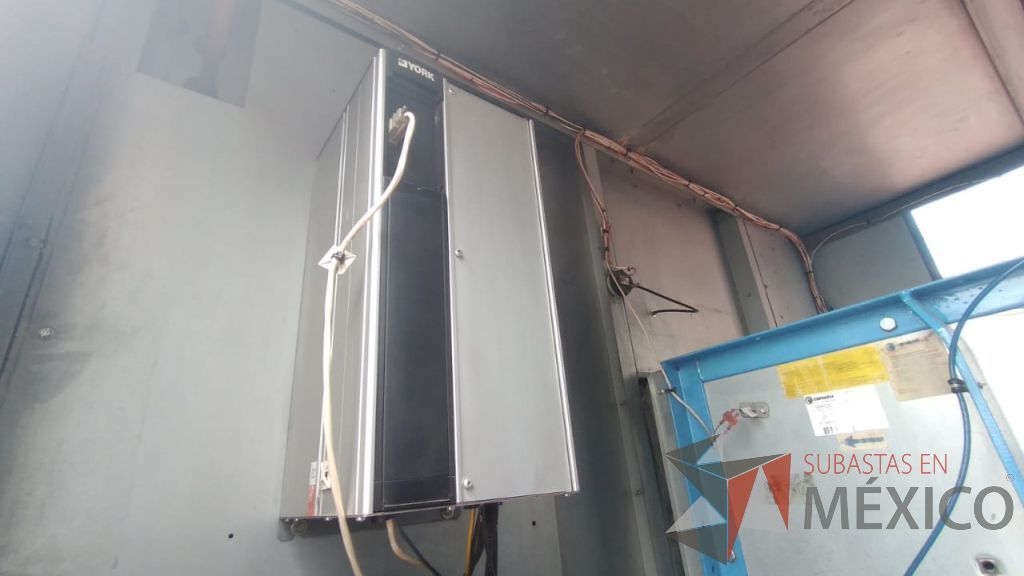 Lote 002 - Aire acondicionado YORK, Modelo: YPAL050CFC46BBDX, 50 TR, con 4 ventiladores. - Imagen 46